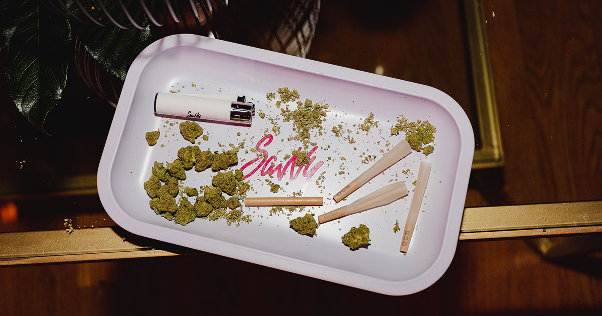 Joint Roller Tips and Tricks You Need To Know - Strain Cannabis